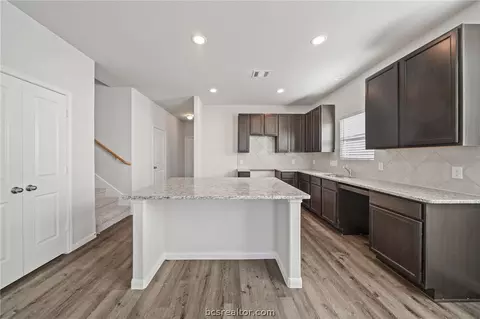 980 Harper Ln, Bryan, TX 77803 photo 8
