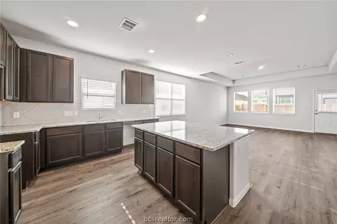 980 Harper Ln, Bryan, TX 77803 photo 6