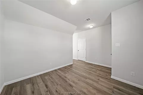 980 Harper Ln, Bryan, TX 77803 photo 5