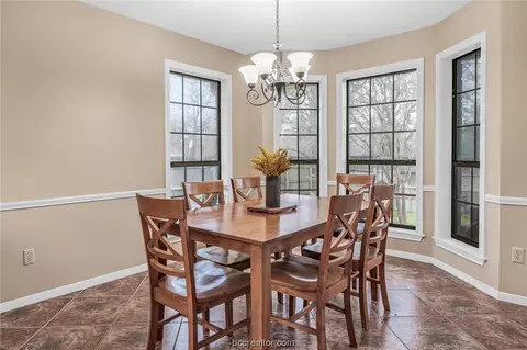 5611 Middlebury Dr, Bryan, TX 77802 photo 8