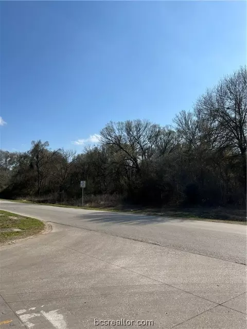 1705 Saunders St, Bryan, TX 77803 photo 1