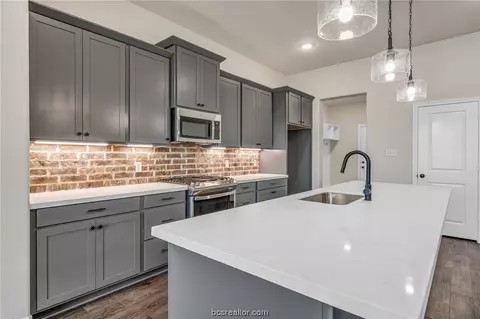 10332 Bourbon, Bryan, TX 77808 photo 3