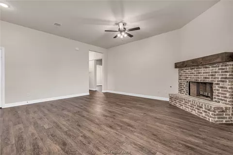 10332 Bourbon, Bryan, TX 77808 photo 9