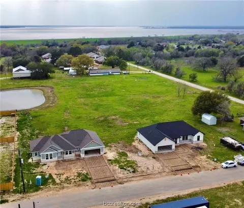 267 Ave M, Somerville, TX 77879 photo 3
