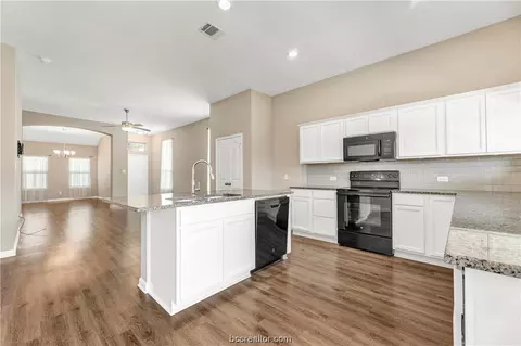 2008 Markley Dr, Bryan, TX 77807 photo 10