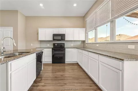 2008 Markley Dr, Bryan, TX 77807 photo 9