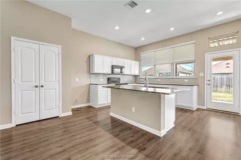 2008 Markley Dr, Bryan, TX 77807 photo 7