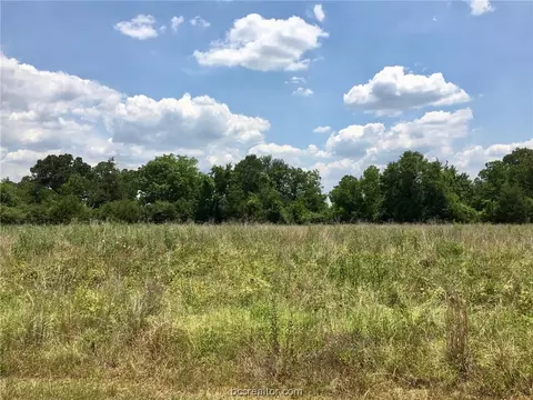10121 Crown Pt, Iola, TX 77861