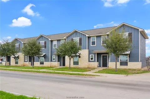 709 Luther St W, College Station, TX 77840