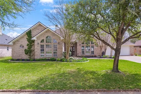 804 Pine Vly, College Station, TX 77845