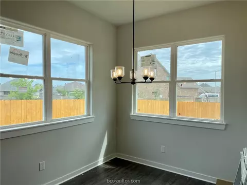 3014 Teller Dr, Bryan, TX 77808 photo 6