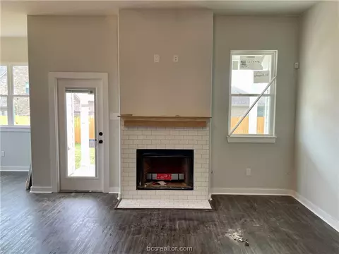 3014 Teller Dr, Bryan, TX 77808 photo 4