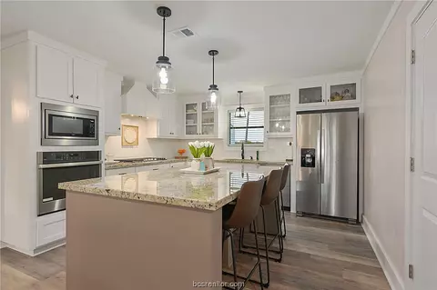 6859 Broach Rd, Bryan, TX 77808 photo 5