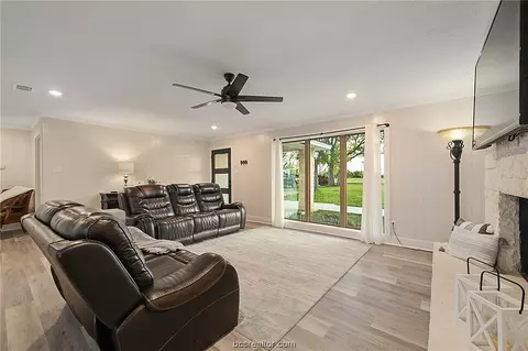 6859 Broach Rd, Bryan, TX 77808 photo 7