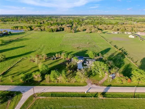 6859 Broach Rd, Bryan, TX 77808