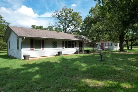 2402 Stevens Dr, Bryan, TX 77803 photo 2