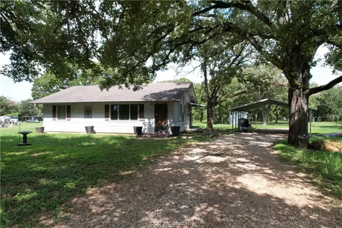 2402 Stevens Dr, Bryan, TX 77803