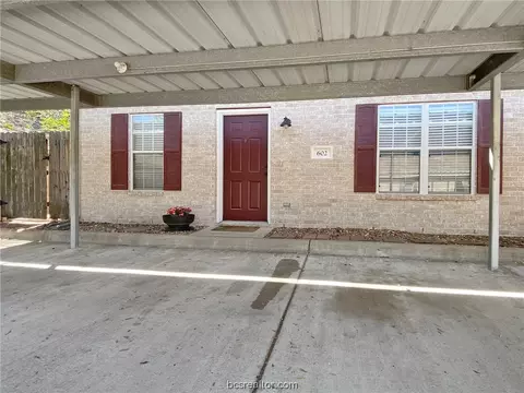 602 Townplace Dr, College Station, TX 77840