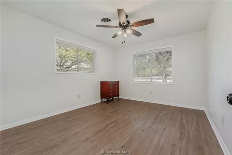 405 Leslie Dr, Bryan, TX 77802 photo 14