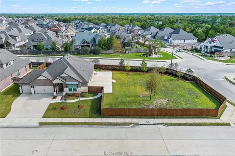 2713 Lakewell Ln, College Station, TX 77845