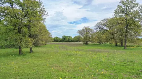 6877 Harbert Rd, Bryan, TX 77808 photo 4