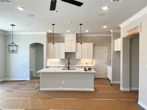 3177 Brady Ct, Bryan, TX 77808 photo 4