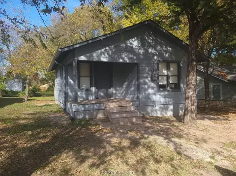 702 E 21st St, Bryan, TX 77803 photo 1
