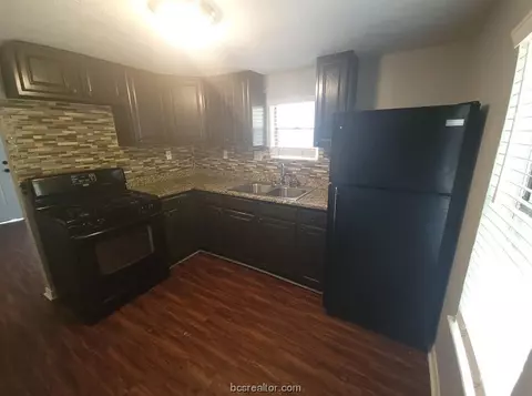 702 E 21st St, Bryan, TX 77803 photo 3