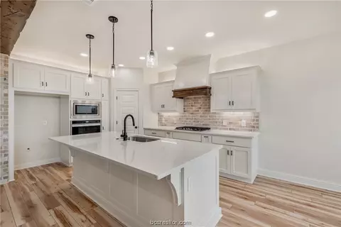 3002 Teller Dr, Bryan, TX 77808