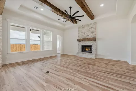 3002 Teller Dr, Bryan, TX 77808 photo 2