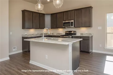 2207 Johnny Lyon Ct, Bryan, TX 77807 photo 3