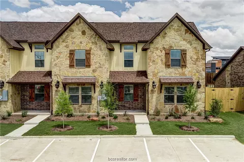 3014 Towers Pkwy, College Station, TX 77845