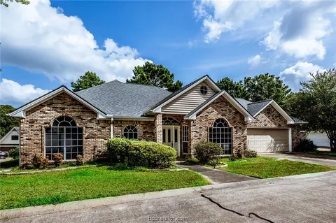 1612 Durham, Huntsville, TX 77340