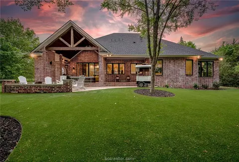 3456 Mahogany Dr, Bryan, TX 77807