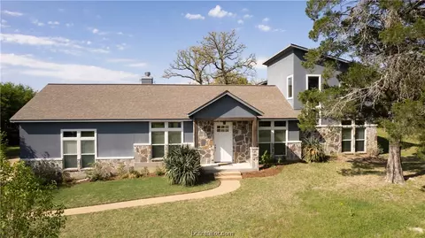 10736 Commonwealth Dr, Iola, TX 77861