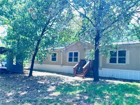 11480 Russell Ln, Bryan, TX 77807