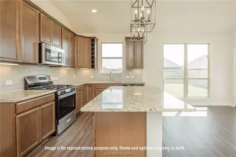 1336 Kingsgate Dr, Bryan, TX 77807 photo 3