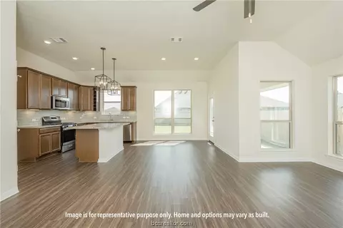 1336 Kingsgate Dr, Bryan, TX 77807 photo 4