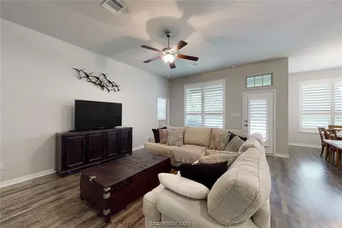 1464 Kingsgate Dr, Bryan, TX 77807 photo 12