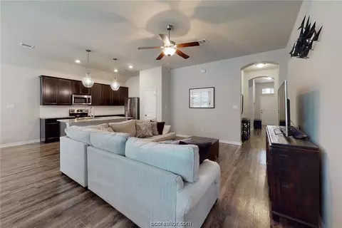 1464 Kingsgate Dr, Bryan, TX 77807 photo 11