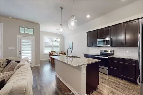 1464 Kingsgate Dr, Bryan, TX 77807 photo 13