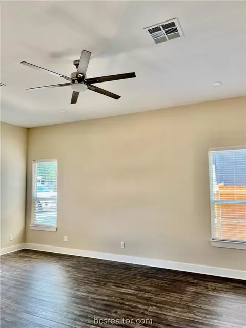 507 Walnut St, Bryan, TX 77803 photo 3