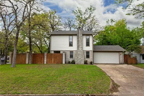 3100 Forestwood Dr, Bryan, TX 77801