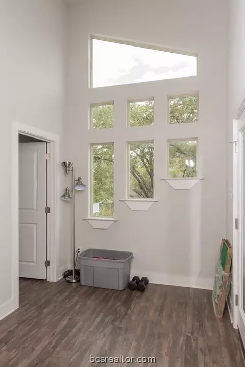 4312 Oaklawn St, Bryan, TX 77801