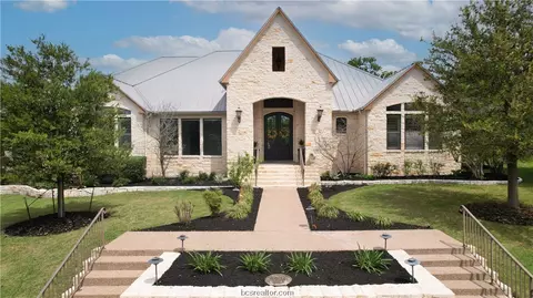 3224 Pinyon Creek Dr, Bryan, TX 77807