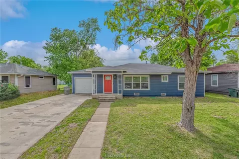 713 Enfield St, Bryan, TX 77802