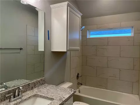 Bath - 3484 Pointe Du Hoc, Bryan, TX 77808 photo 3 of 3