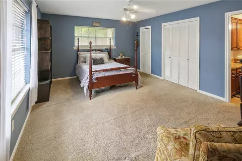 304 Brookside Dr E, Bryan, TX 77801 photo 6