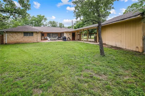 304 Brookside Dr E, Bryan, TX 77801 photo 31