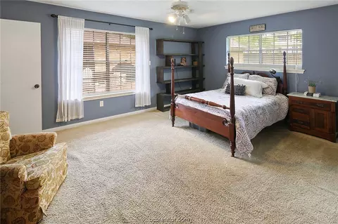 304 Brookside Dr E, Bryan, TX 77801 photo 22